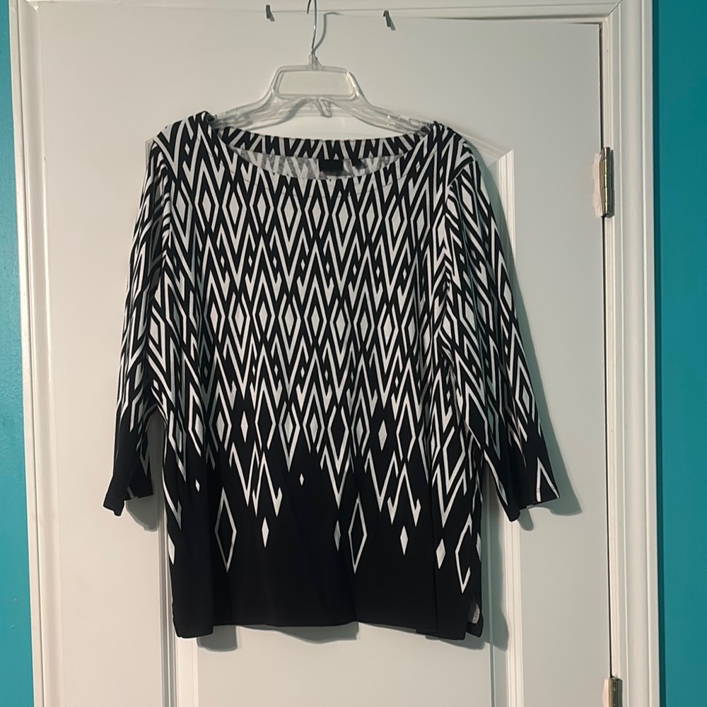 Rafaella Black and White Geometric blouse